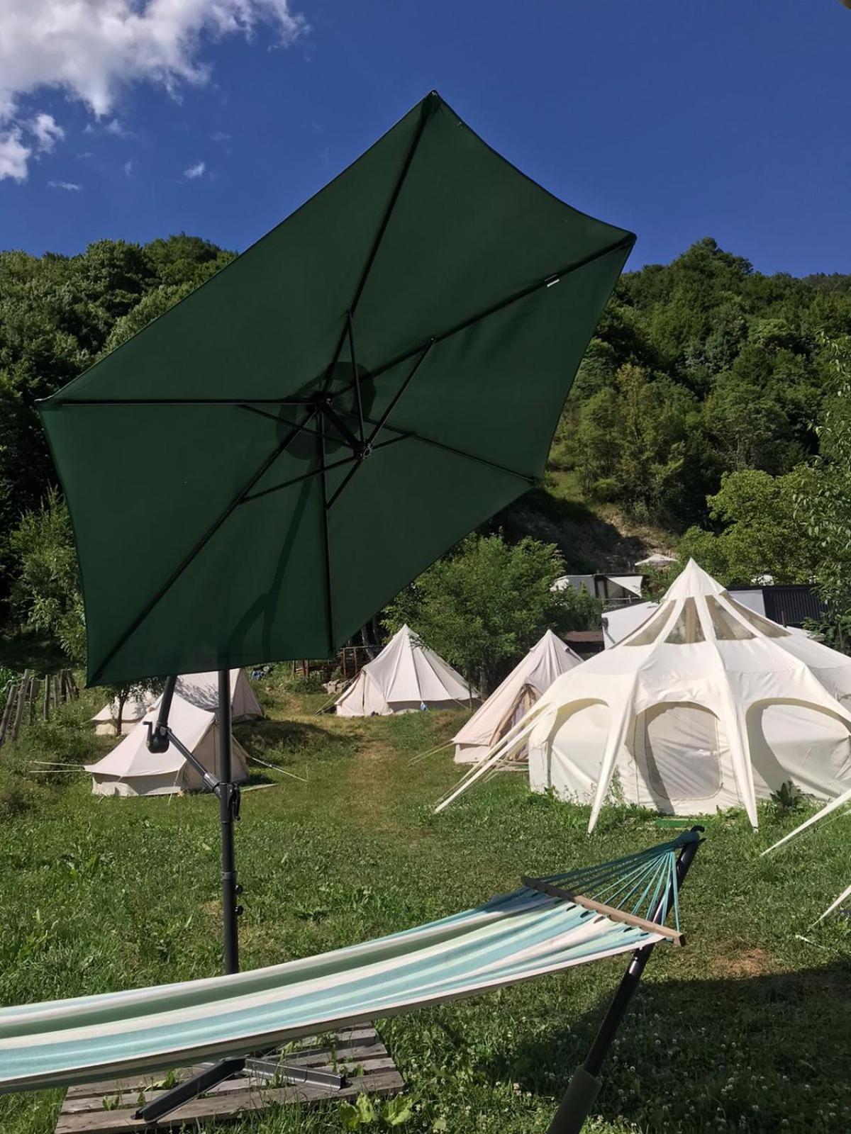 Hotel Luna Rock Glamping Brezoi - Blue Scai Exterior foto